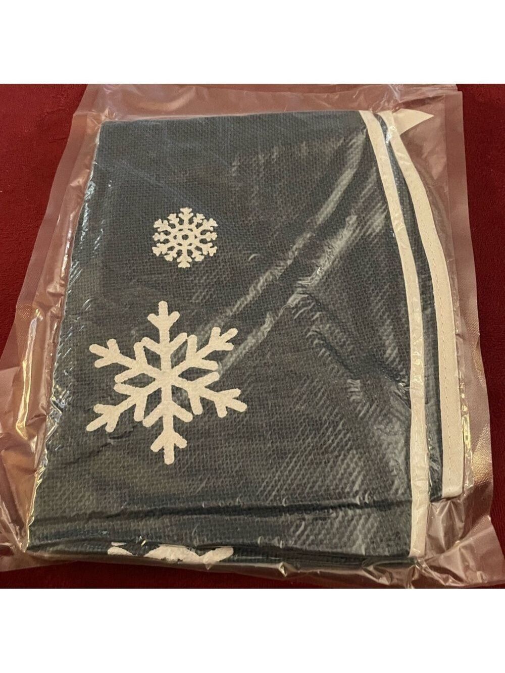 Christmas Tree Skirt 29” NWT